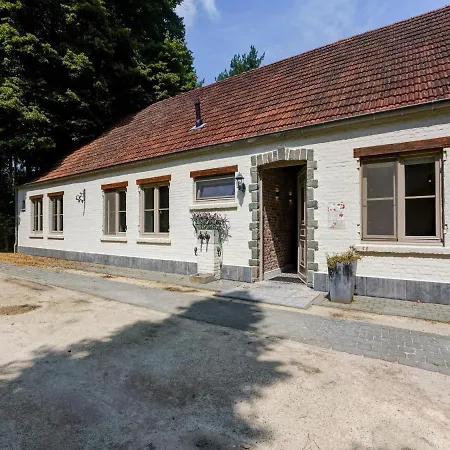 別荘 Renovated Farm With Heated Pool Laakdal